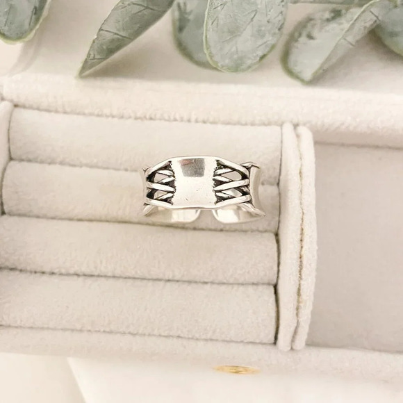 925 Sterling Silver Criss Cross Ring Geometric Ring Minimalist Ring Band - Picture 4 of 11